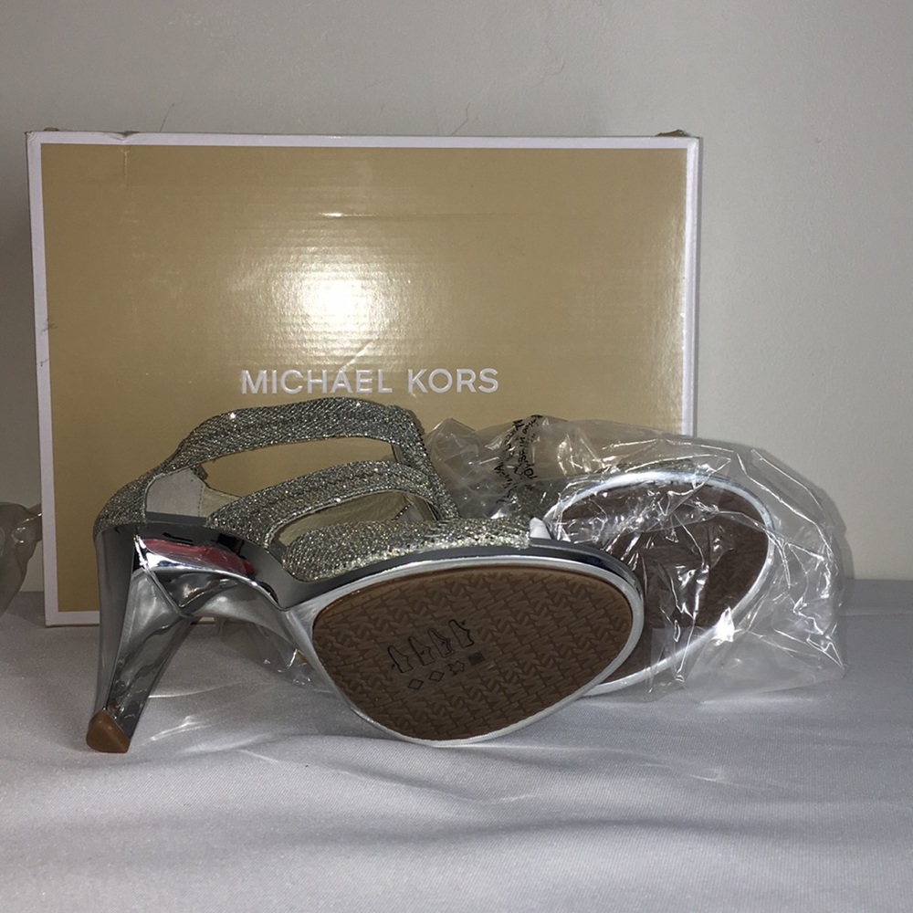 MICHAEL Michael Kors
Berkley T-Strap Dress Sandals - Picture 3 of 8